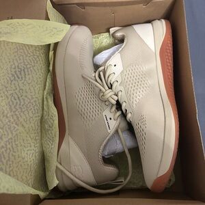 STRIKE MVMNT Haze Trainers (women’s 9/men’s 7.5)
